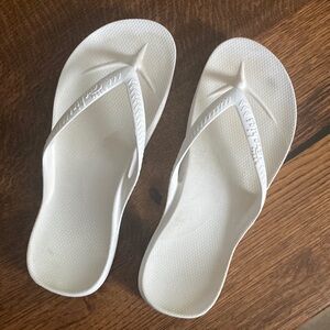 Archie’s Flip Flops